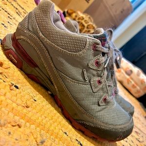 Women's Sugarpine Waterproof Hiking Shoes